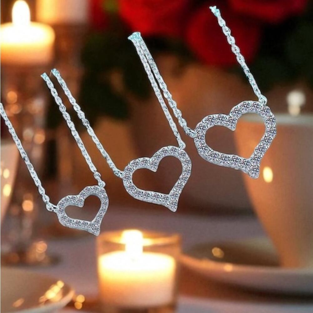 925 Silver 1k Moissanite Heart Necklace (middle)